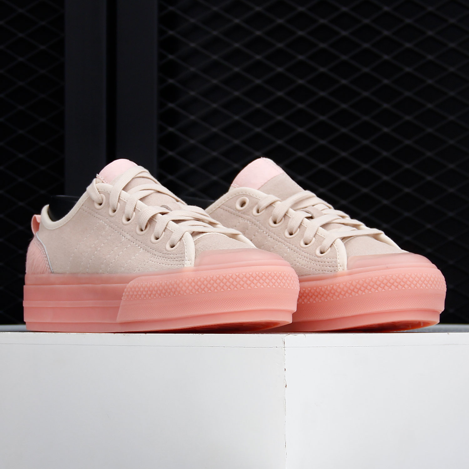Adidas Genuine Originals Women - огляд і ціна Women Shoes Puma