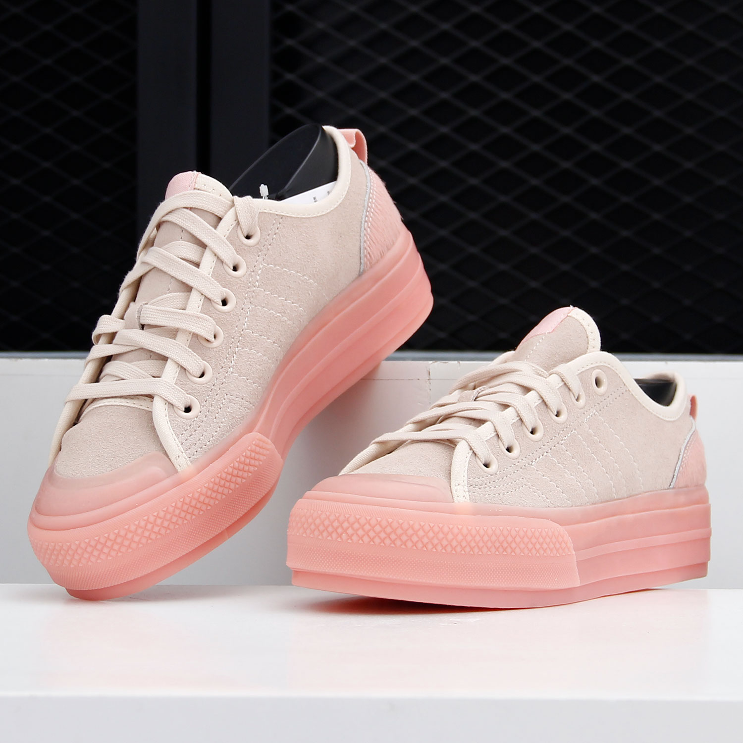 Adidas Genuine Originals Women - огляд і ціна Women Shoes Puma