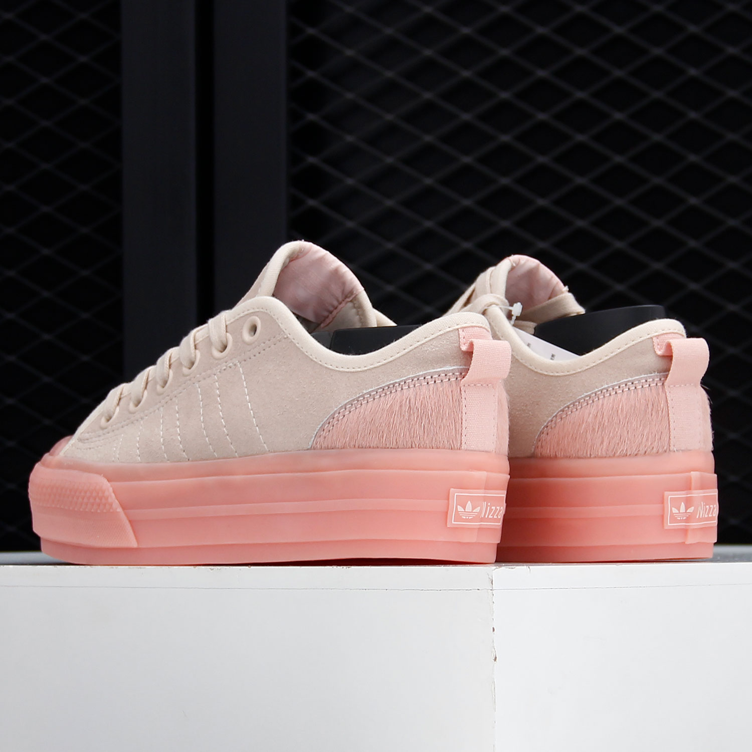 Adidas Genuine Originals Women - огляд і ціна Women Shoes Puma