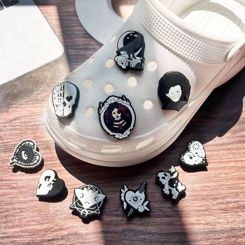 Halloween Skull Shoe Charms fo - огляд і ціна Croc Style Clog