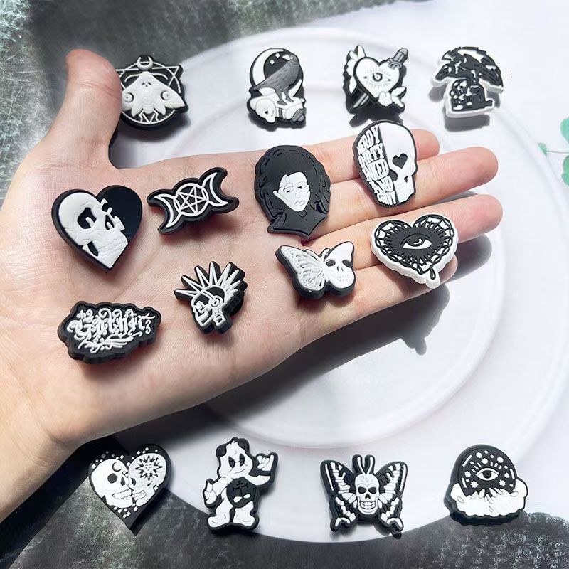 Halloween Skull Shoe Charms fo - огляд і ціна Croc Style Clog